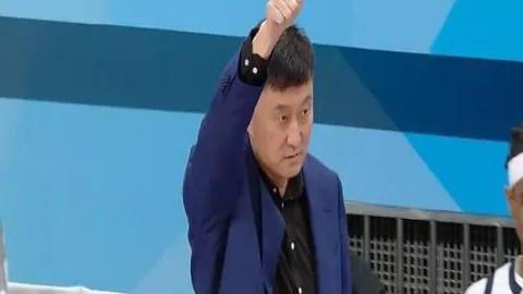 曼联力争维持前四席位 阿邦拉霍预测：霍伊伦德有望接替哈兰德加盟曼联